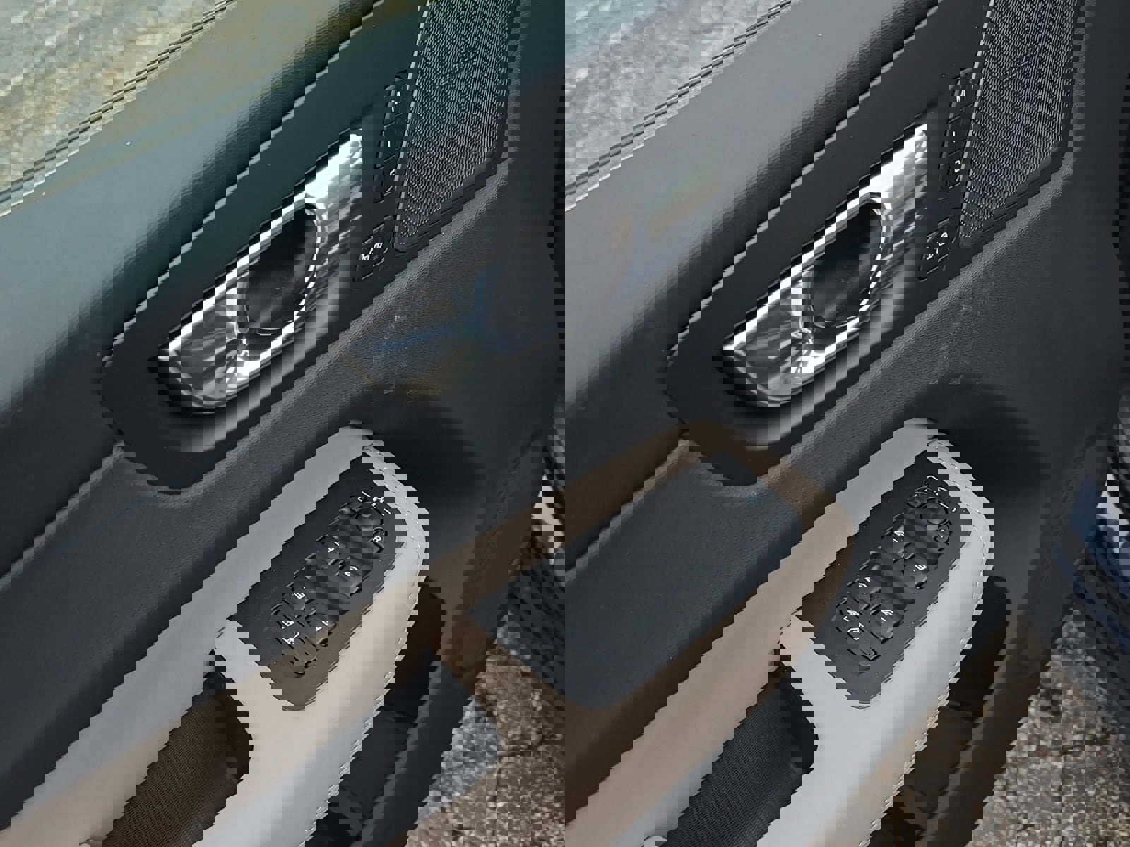 New 2026 Volvo XC60 T8 Plus w/ Climate Package image 9