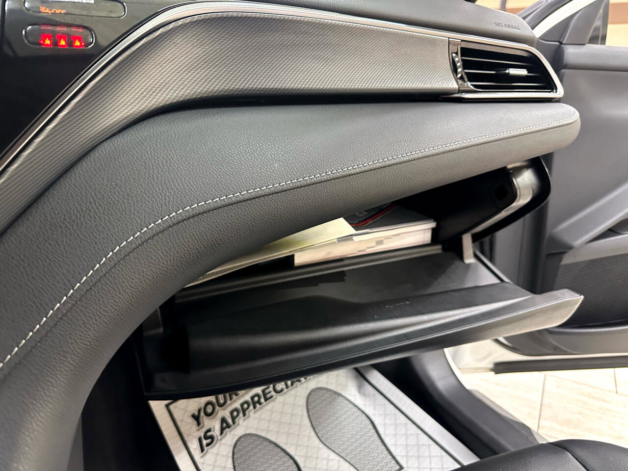 Used 2023 Toyota Camry SE image 29