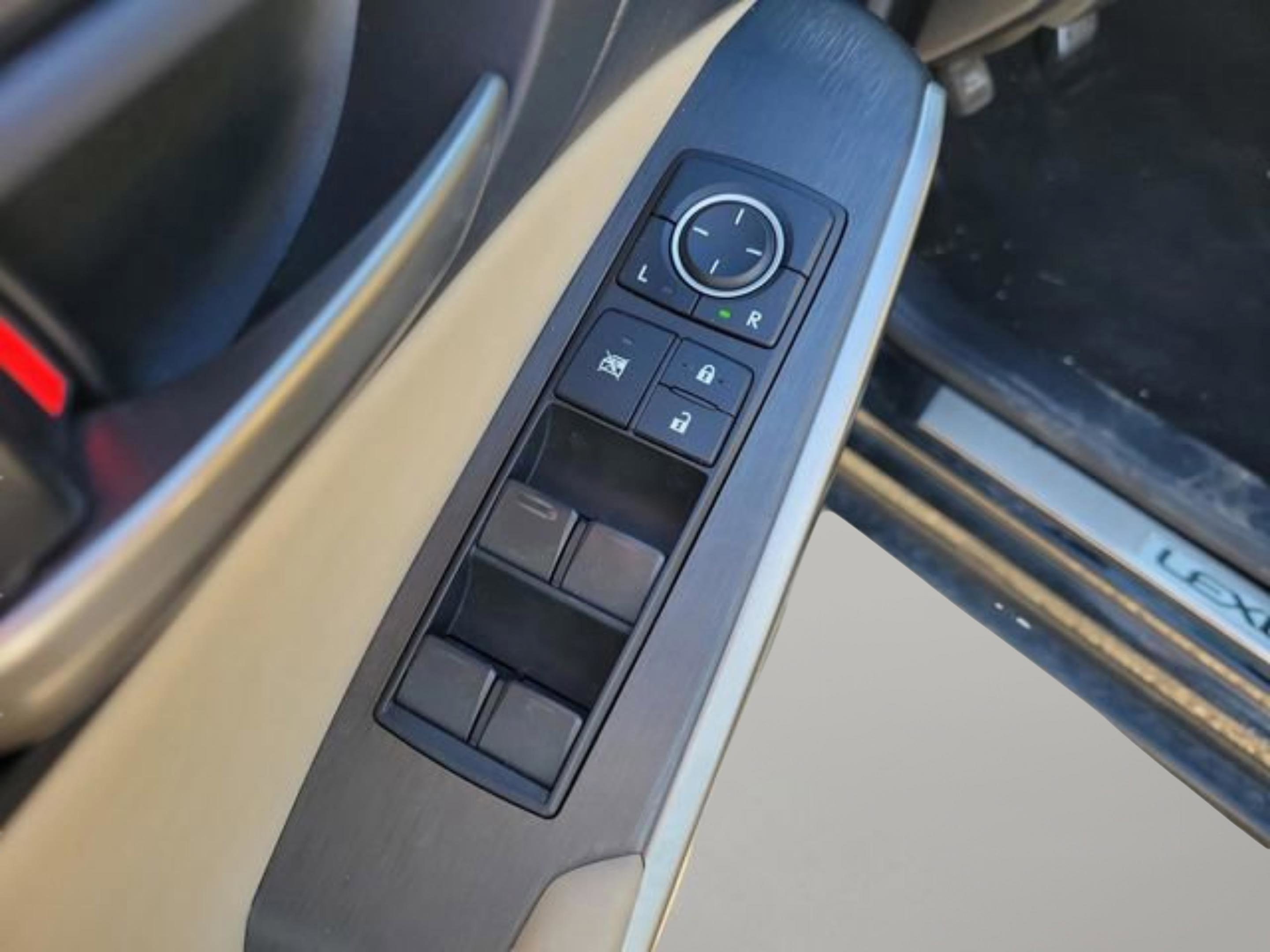 Used 2020 Lexus IS 350 F Sport w/ F Sport Package RWD image 14
