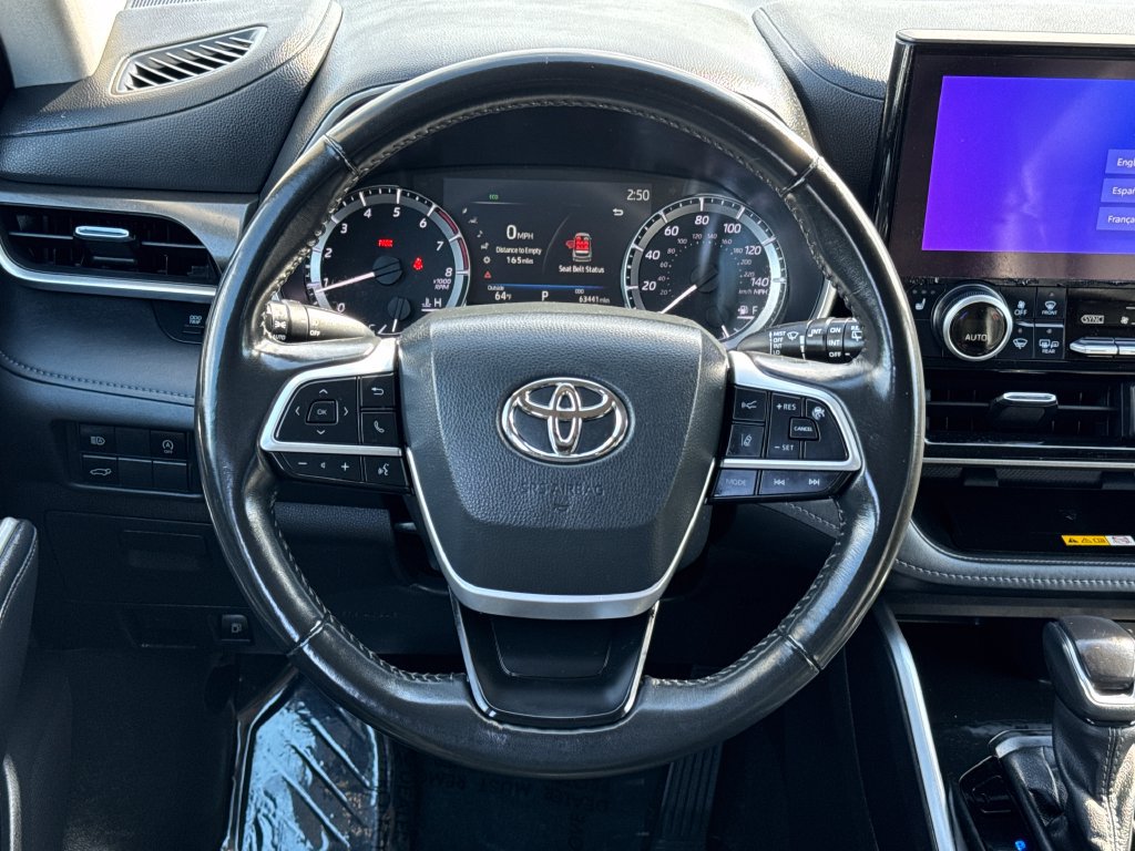 Used 2023 Toyota Highlander XLE AWD/4WD image 14