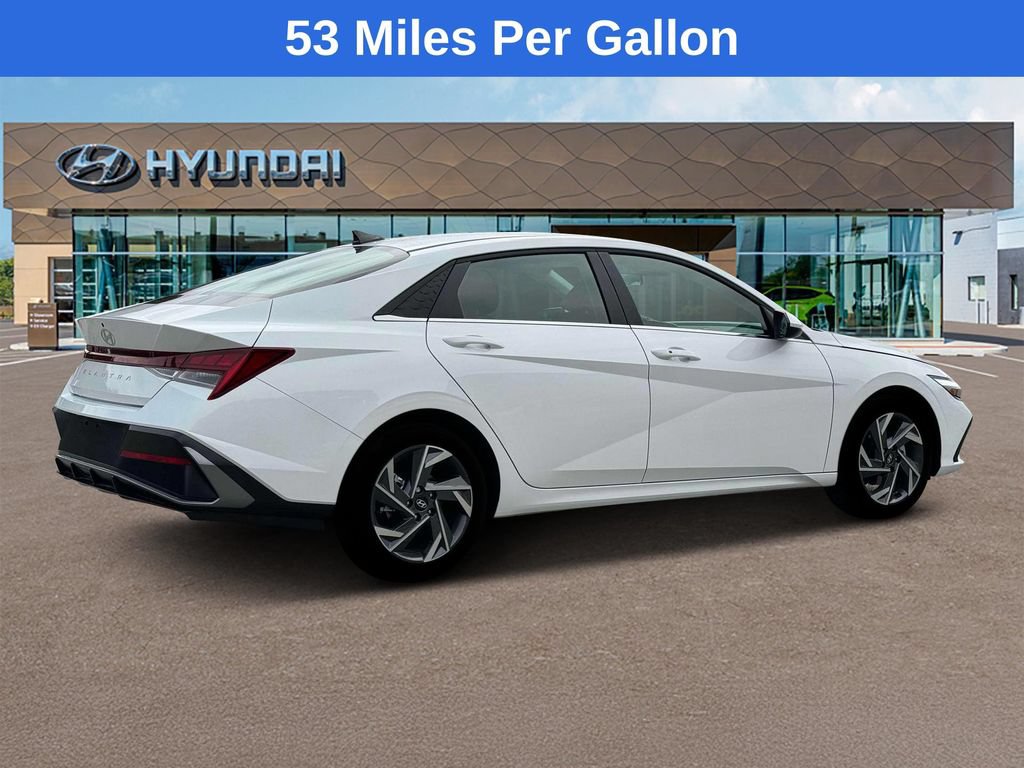 Used 2025 Hyundai Elantra SEL w/ Cargo Package FWD image 8