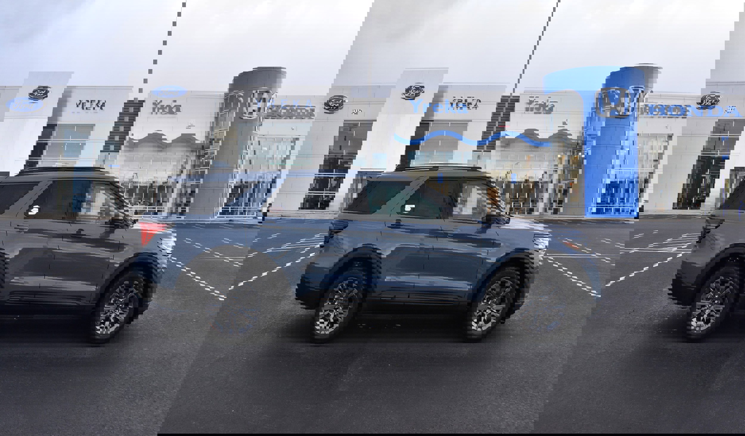 New 2026 Ford Explorer Active w/ Active Comfort Package