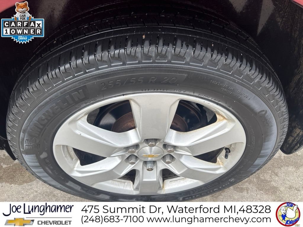 Used 2017 Chevrolet Traverse LT w/ Style and Technology Package FWD image 12