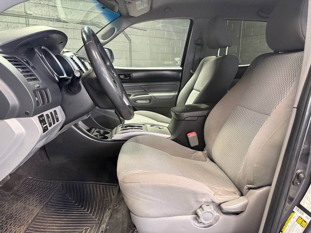 Used 2015 Toyota Tacoma SR5 V6 image 10