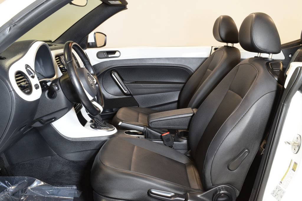 Used 2019 Volkswagen Beetle 2.0T S FWD image 16