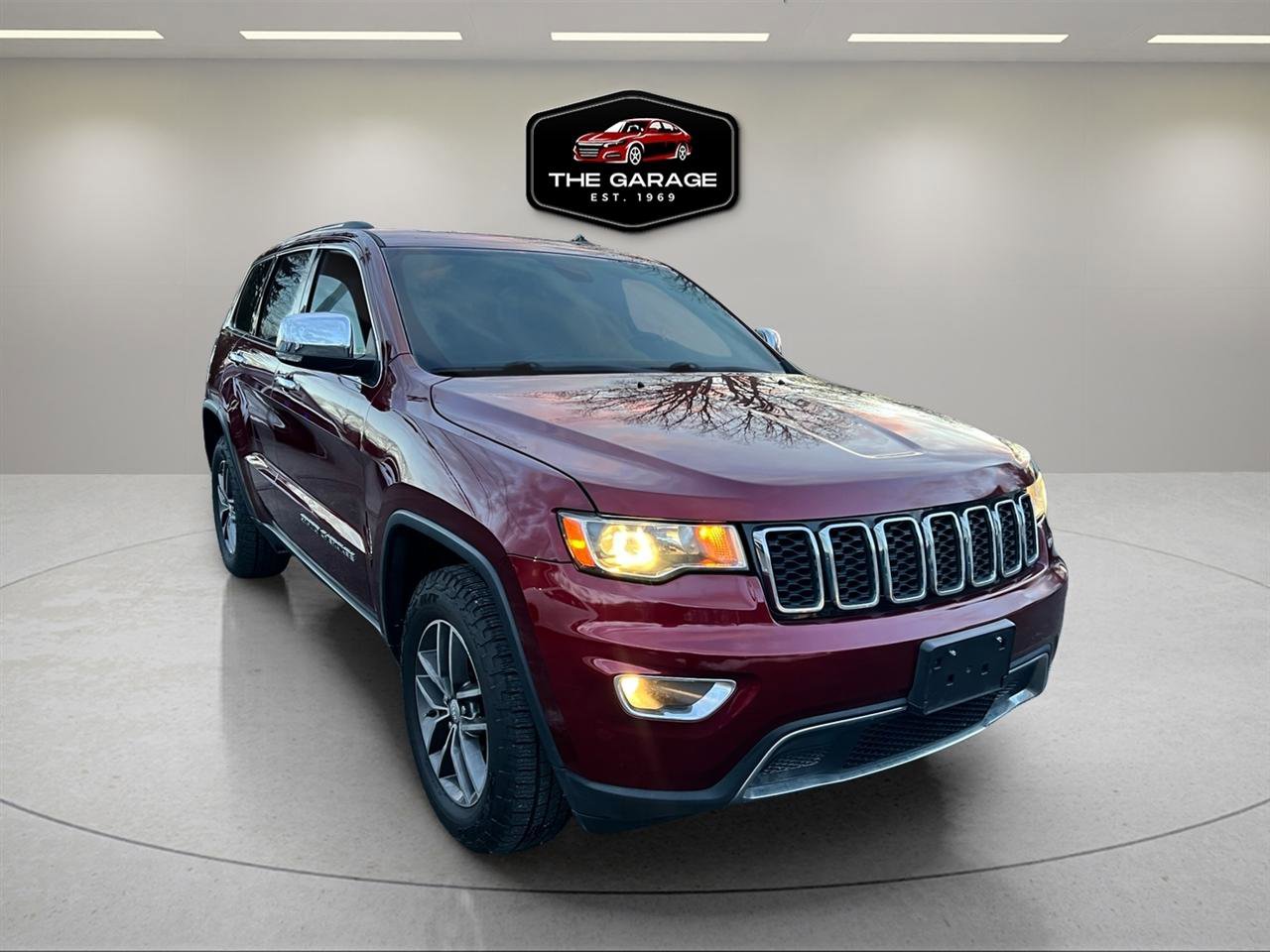 Used 2018 Jeep Grand Cherokee Limited AWD/4WD image 7