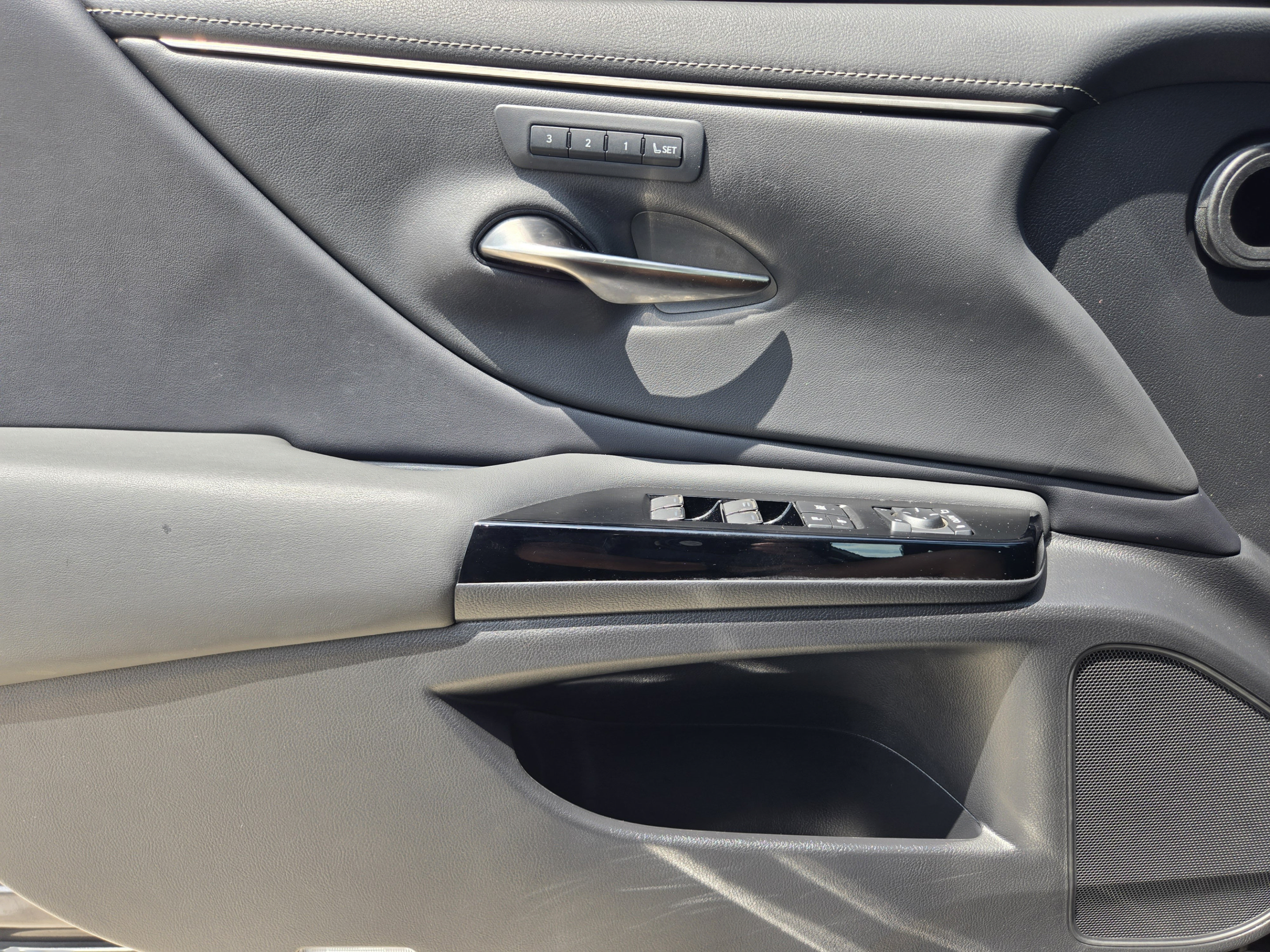 Certified 2022 Lexus ES 350 w/ Premium Package FWD image 18