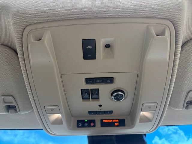 Used 2019 Cadillac Escalade Luxury AWD/4WD image 29