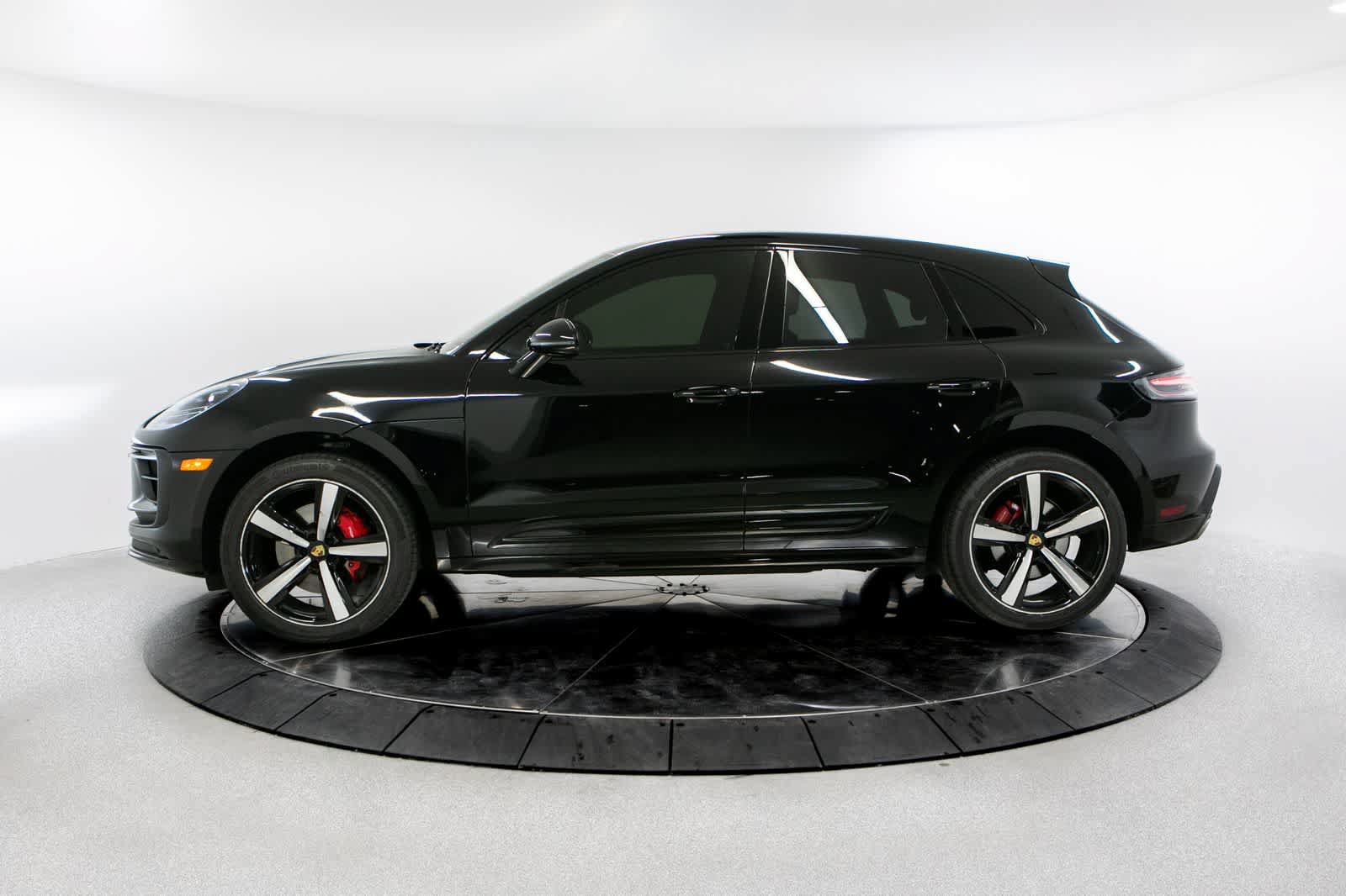 Used 2023 Porsche Macan S AWD/4WD image 2