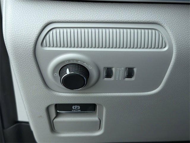 New 2026 Jeep Grand Wagoneer L Summit image 32