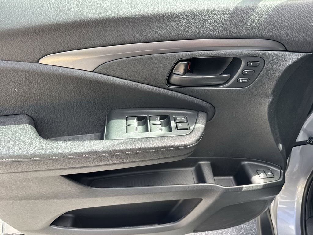 Used 2023 Honda Passport EX-L image 40