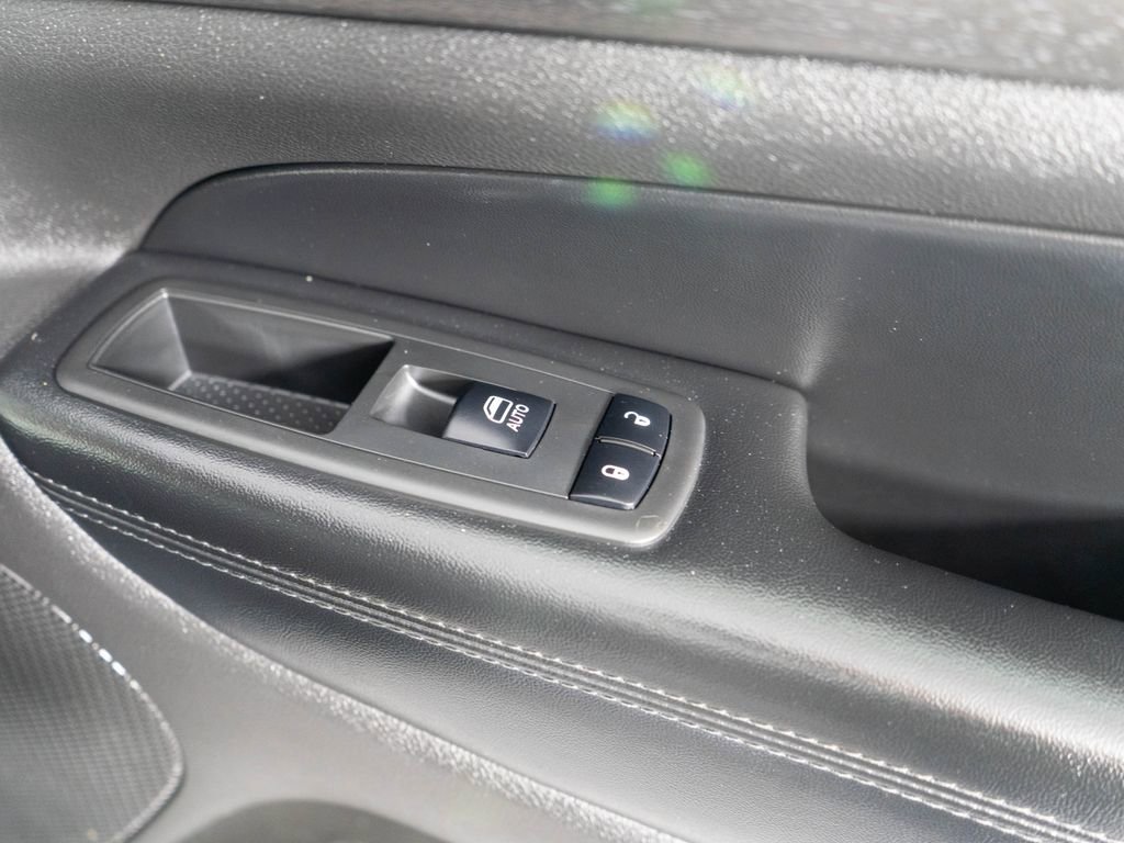 Used 2018 Jeep Grand Cherokee Altitude image 9