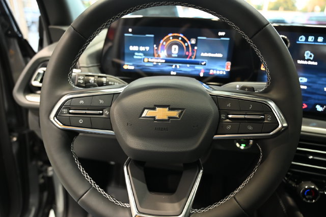 New 2027 Chevrolet Traverse LT w/ LPO, Floor Liner Package FWD image 23