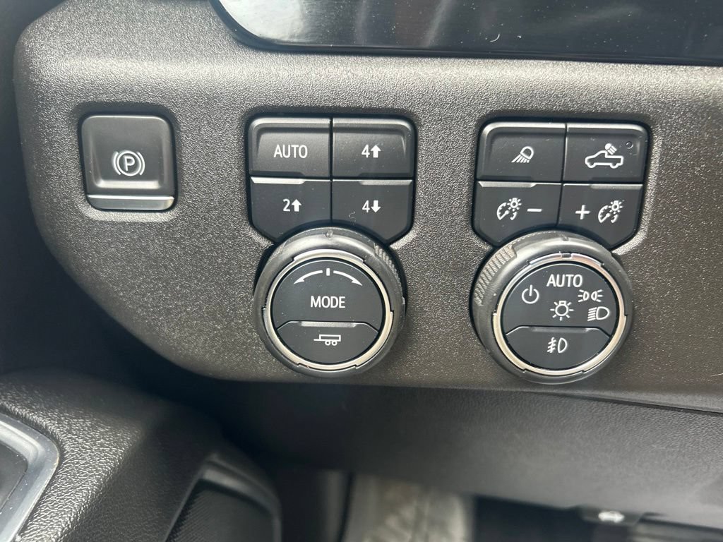 Used 2024 Chevrolet Silverado 2500 LTZ AWD/4WD image 19