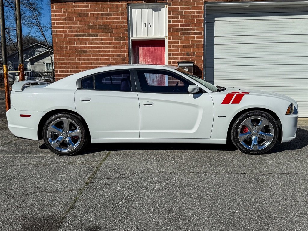 Used 2014 Dodge Charger R/T image 32