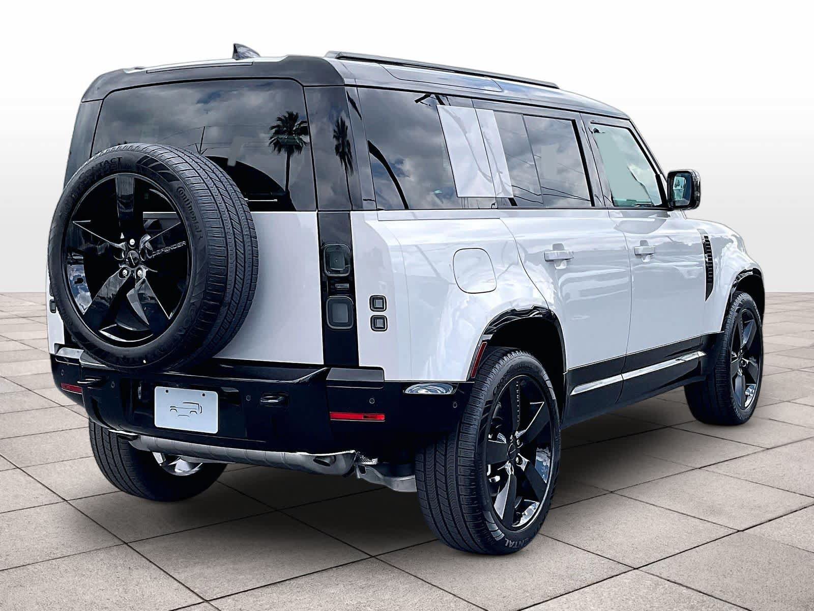New 2026 Land Rover Defender 110 X-Dynamic SE AWD/4WD image 4