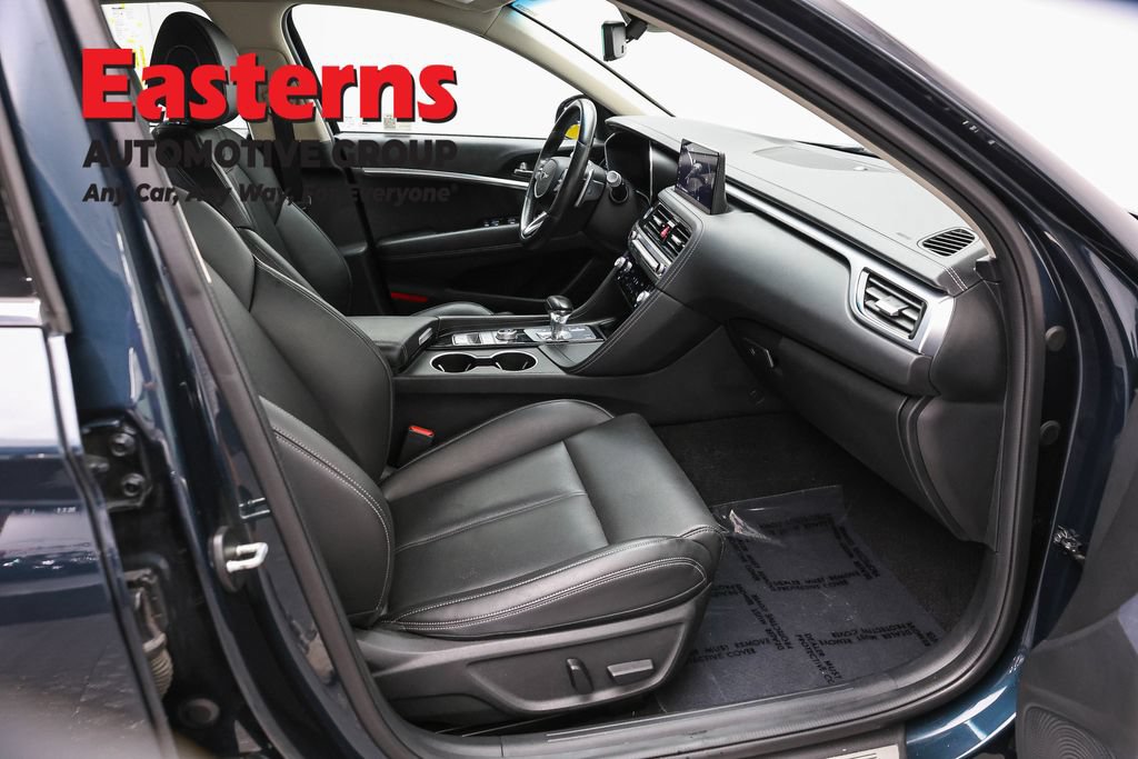 Used 2025 Genesis G70 2.5T RWD image 24