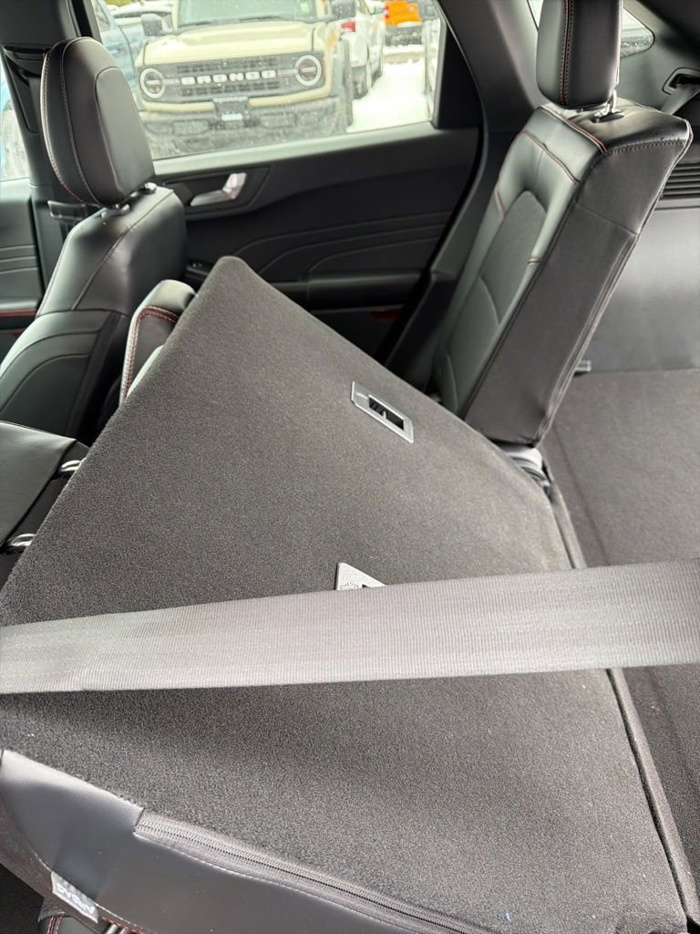 Used 2025 Ford Escape ST-Line Elite image 12