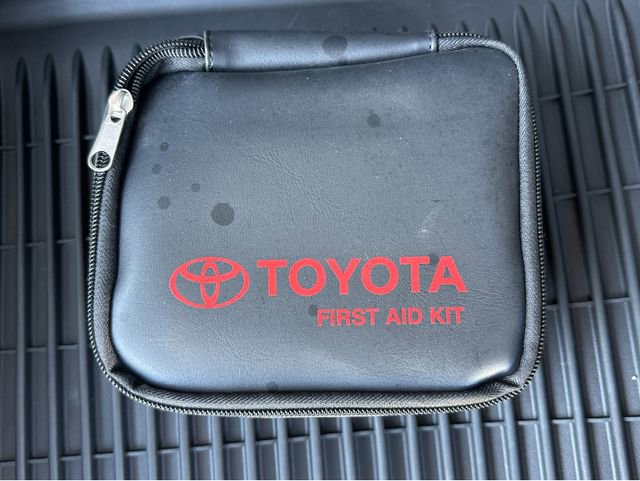 Used 2024 Toyota Highlander LE FWD image 20