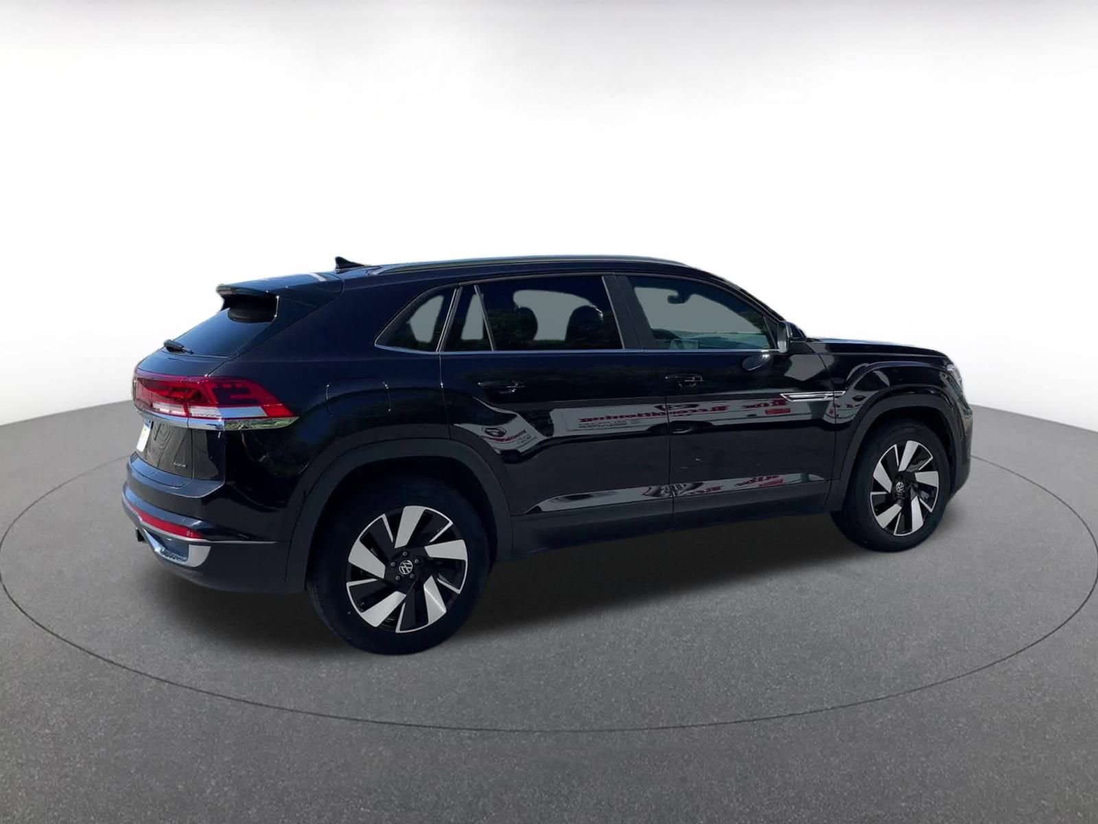 Used 2024 Volkswagen Atlas Cross Sport SE image 15