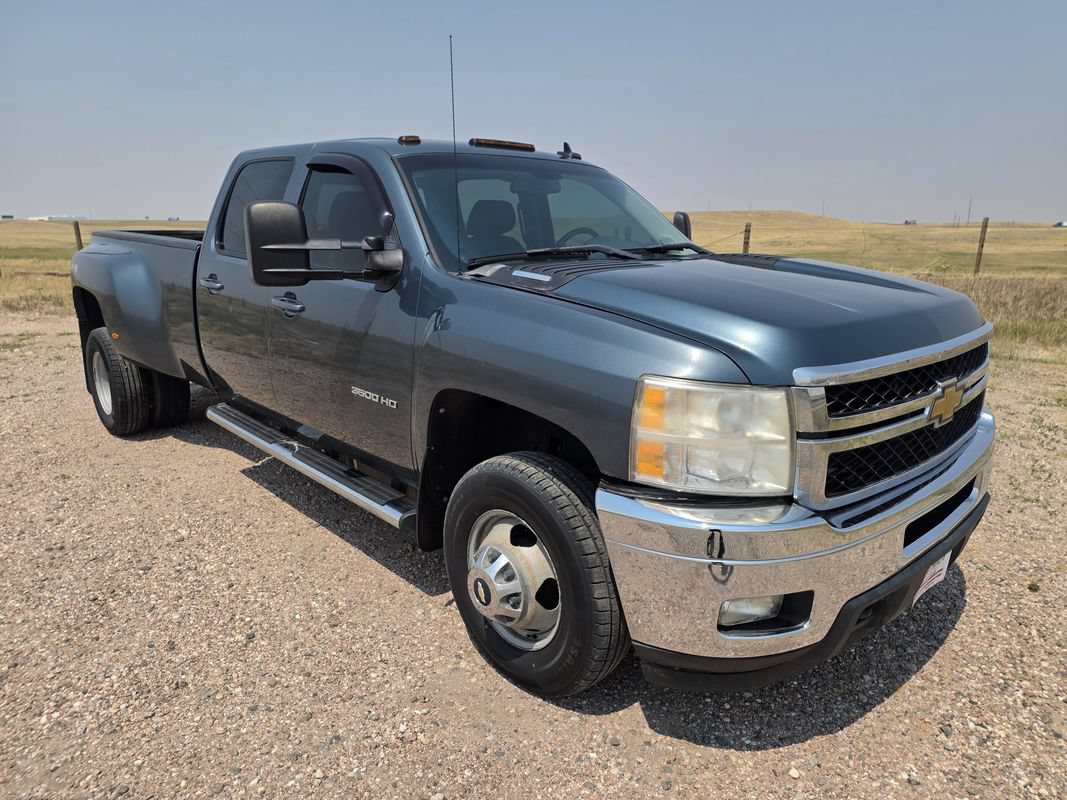 Used 2011 Chevrolet Silverado 3500 LTZ w/ LTZ Plus Package AWD/4WD image 7