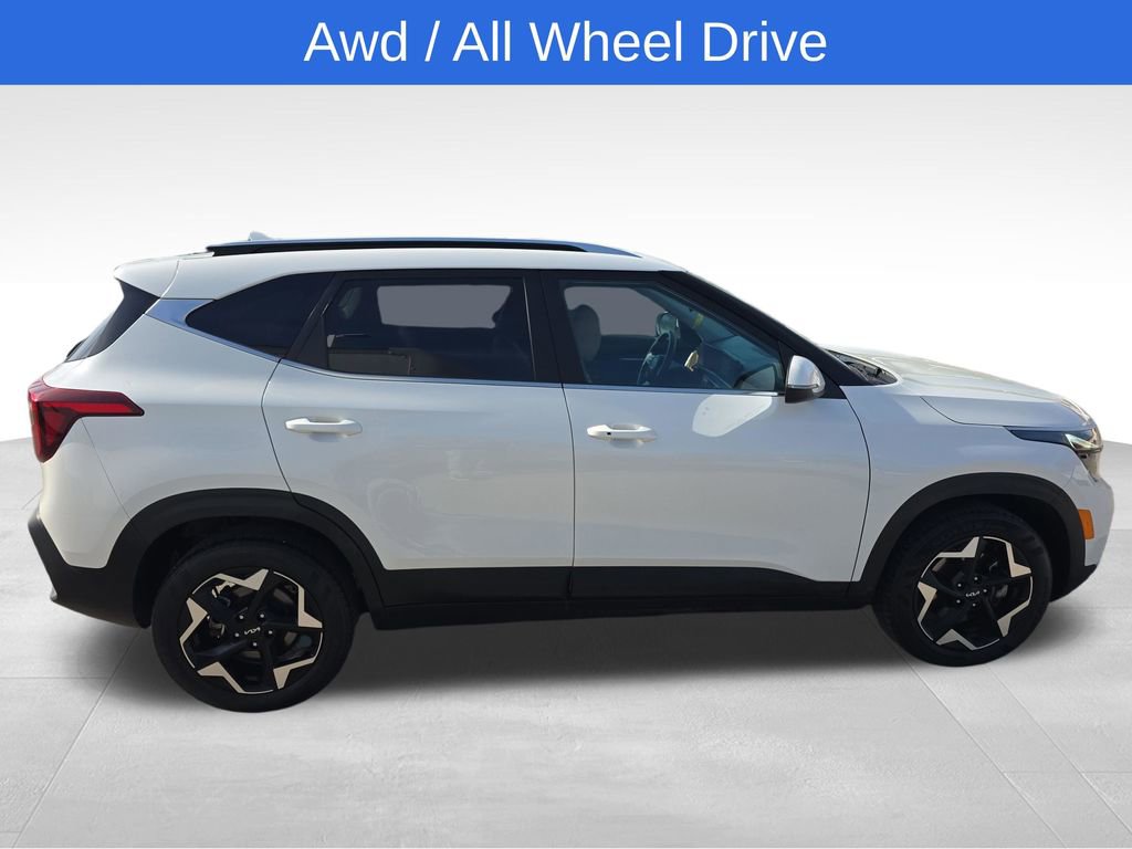 Used 2024 Kia Seltos EX image 7