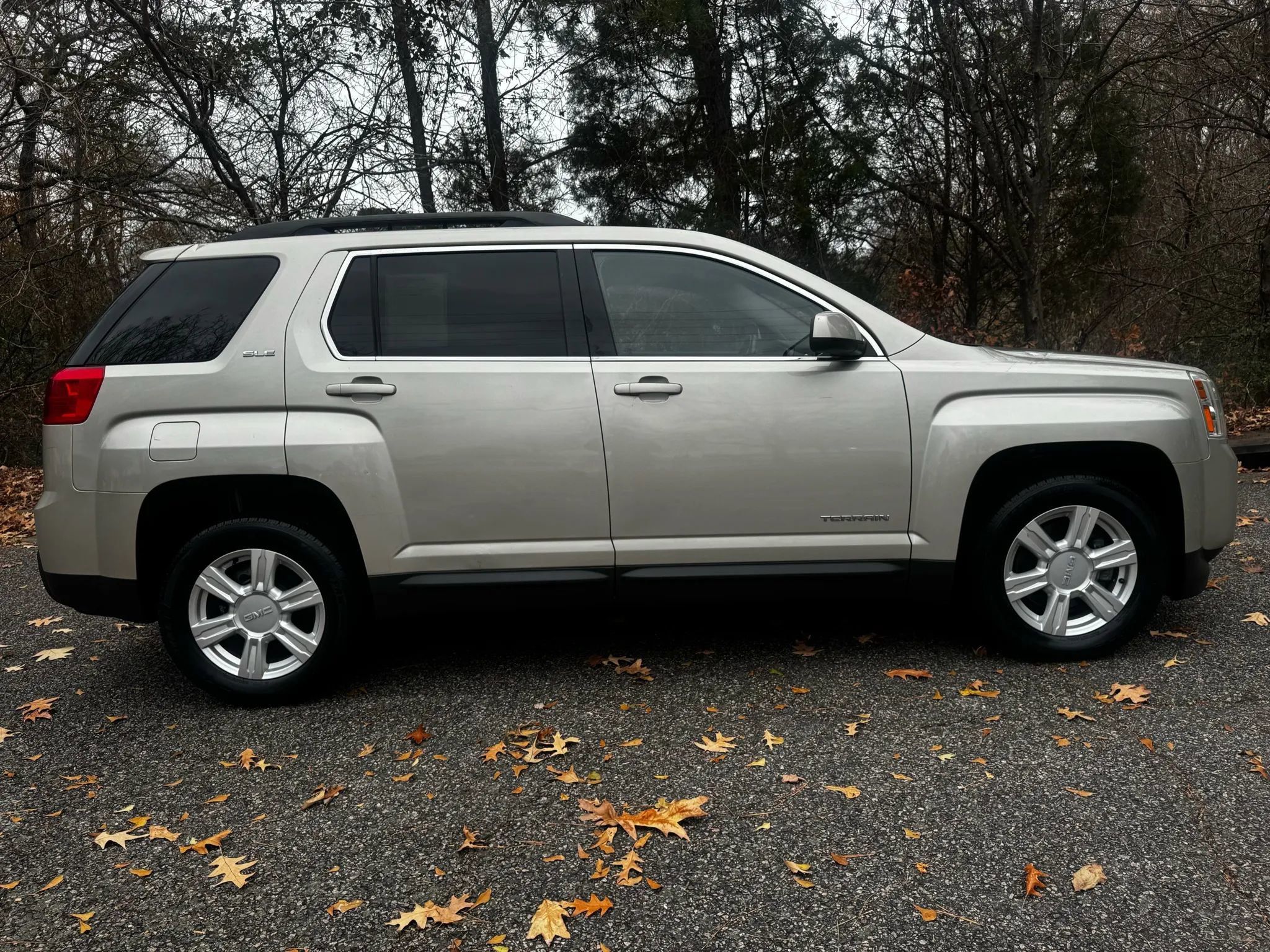 Used 2014 GMC Terrain SLE FWD image 2