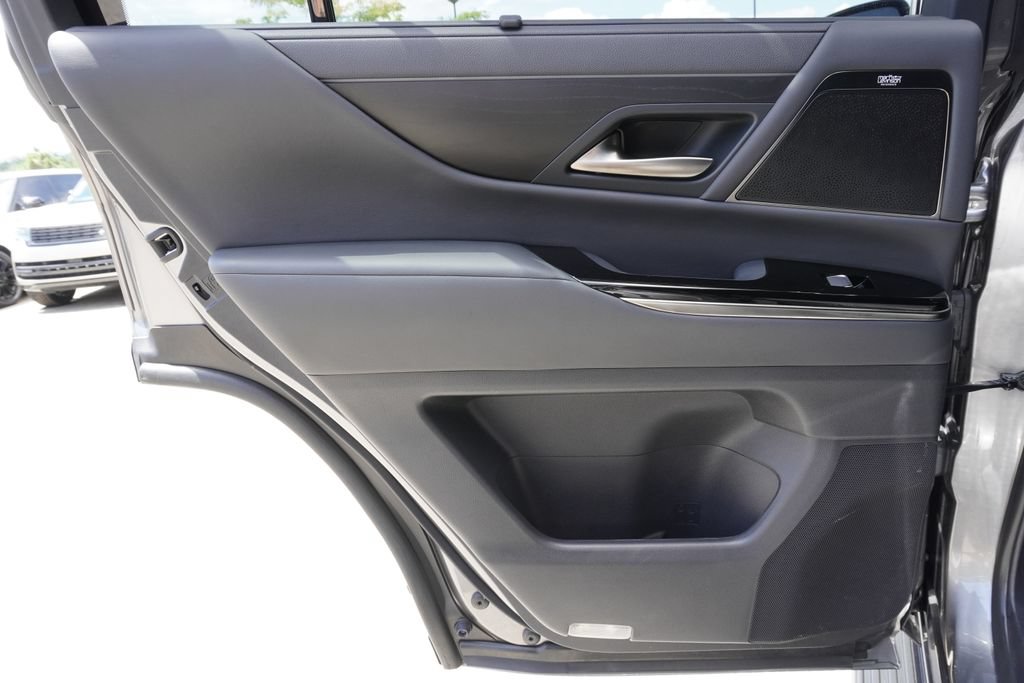 Used 2023 Lexus LX 600 4WD w/ Appearance Package image 28