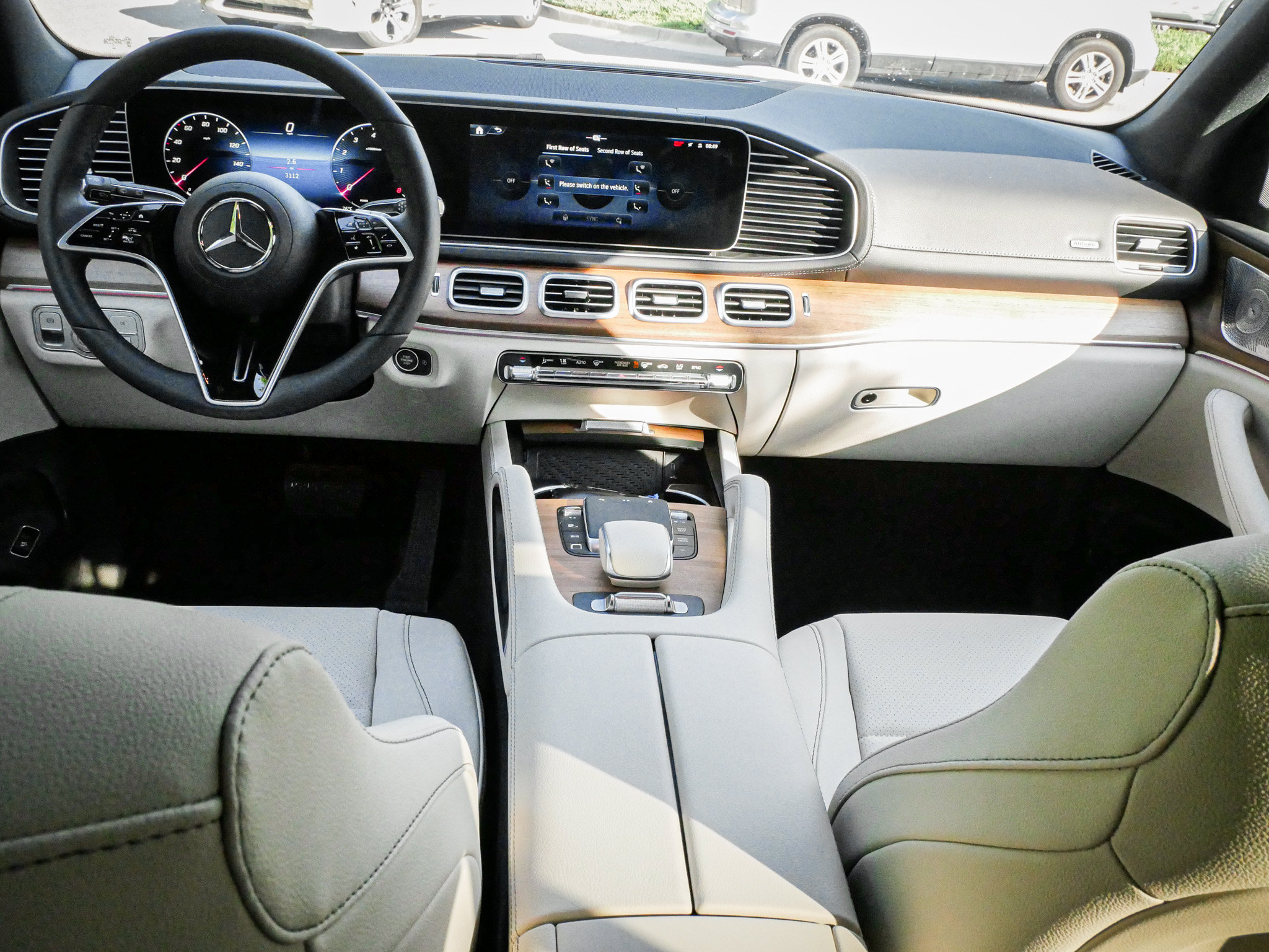 Used 2025 Mercedes-Benz GLS 450 4MATIC image 29