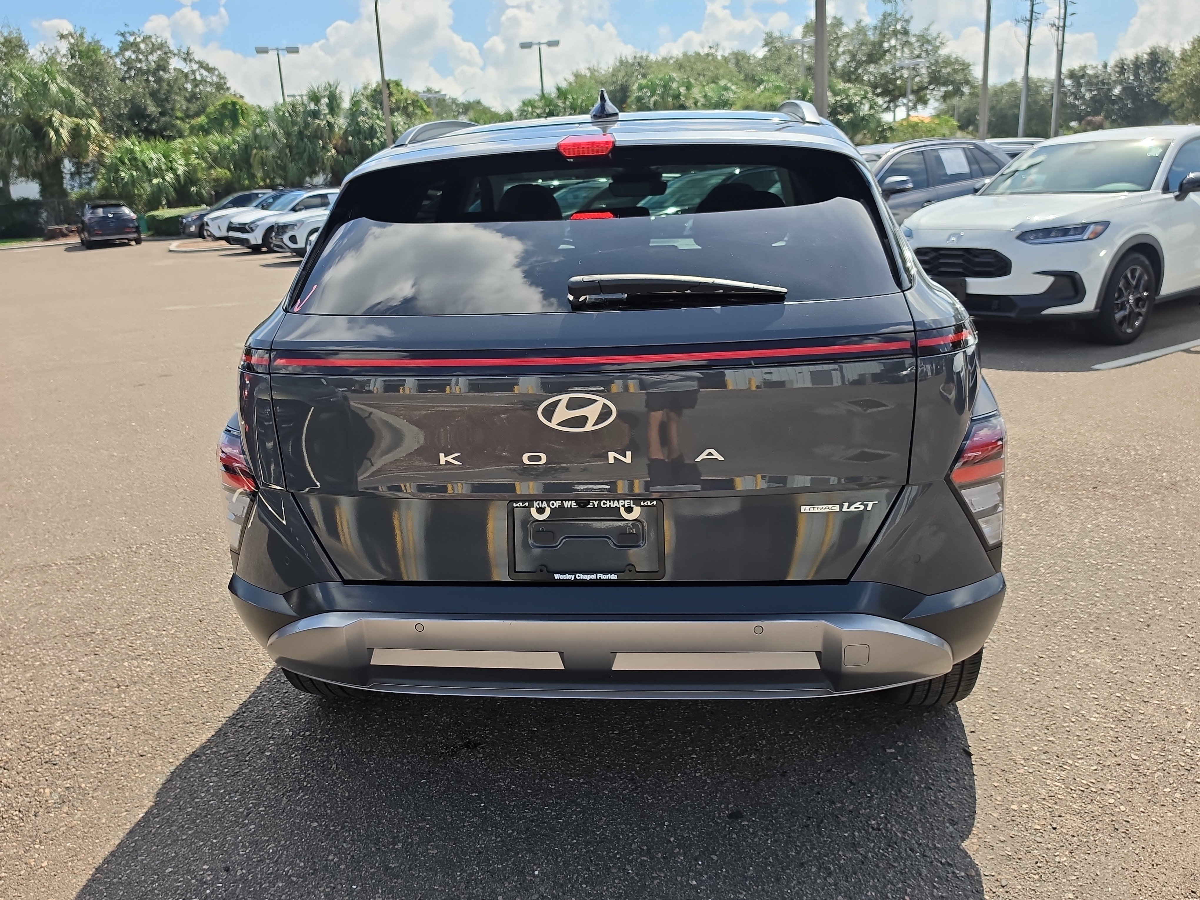 Used 2024 Hyundai Kona Limited AWD/4WD image 7