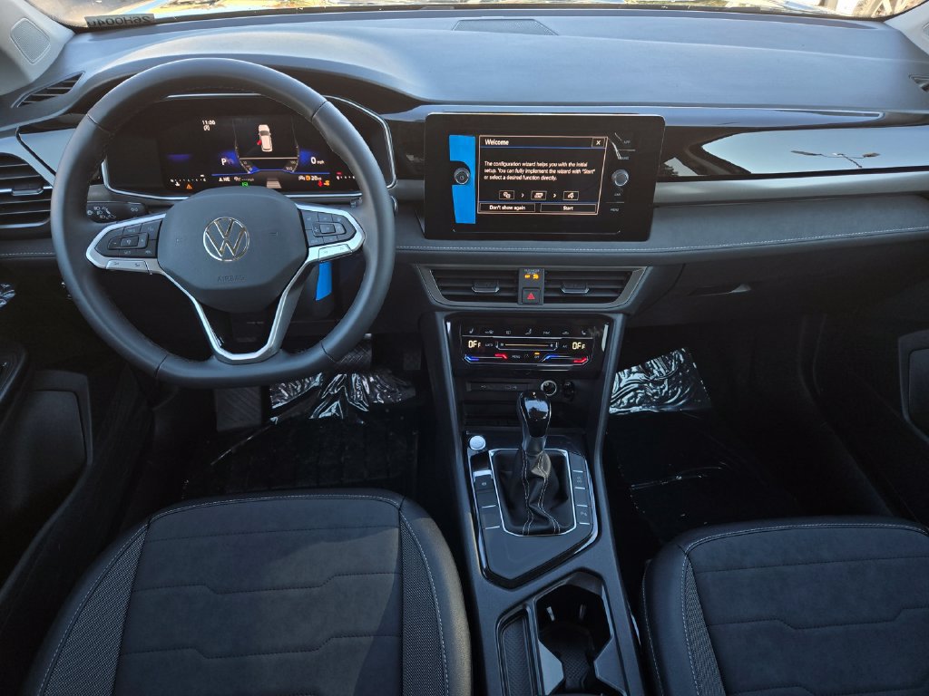 New 2026 Volkswagen Taos SE FWD image 6