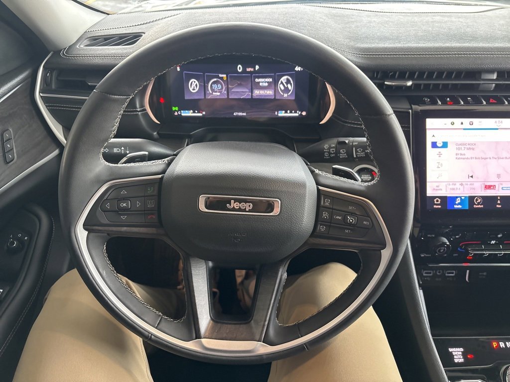 Used 2023 Jeep Grand Cherokee Limited image 10