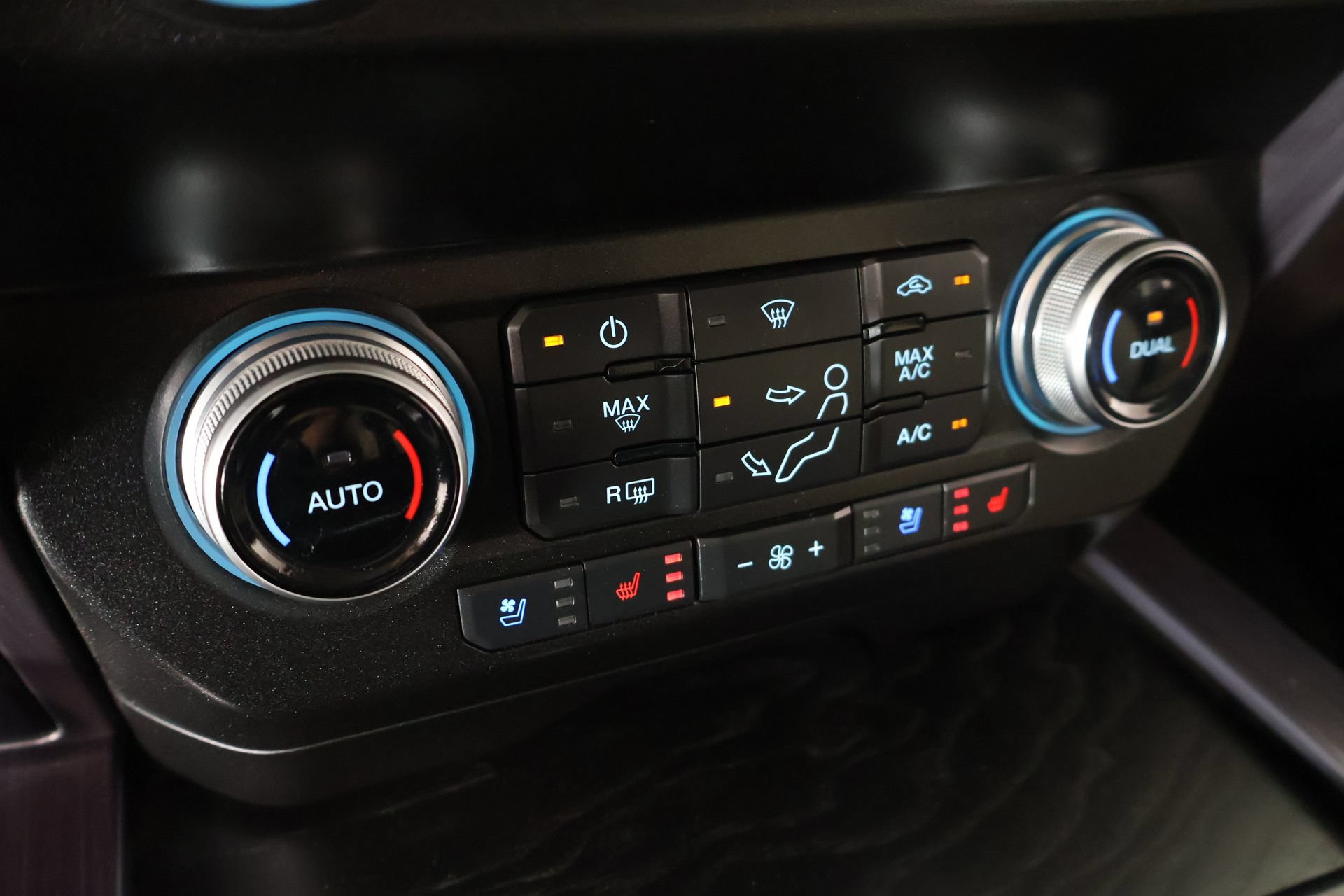 Used 2020 Ford F250 Limited w/ FX4 Off-Road Package AWD/4WD image 8