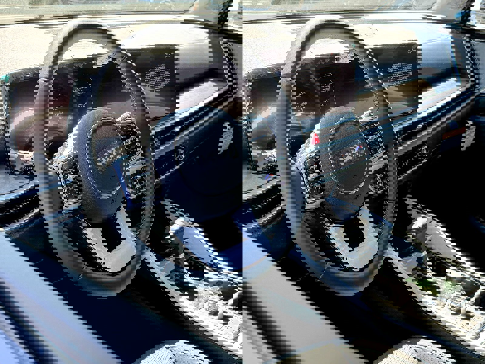 New 2025 Kia Sorento SX image 3