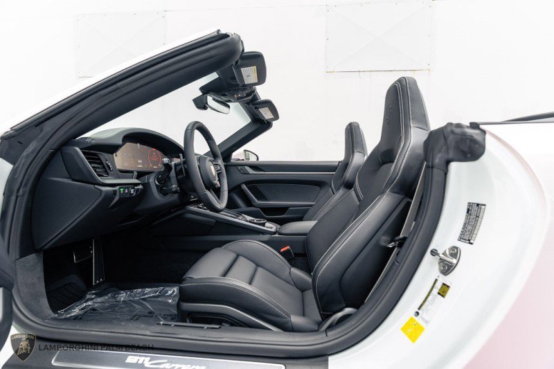 Used 2026 Porsche 911 Carrera RWD image 26