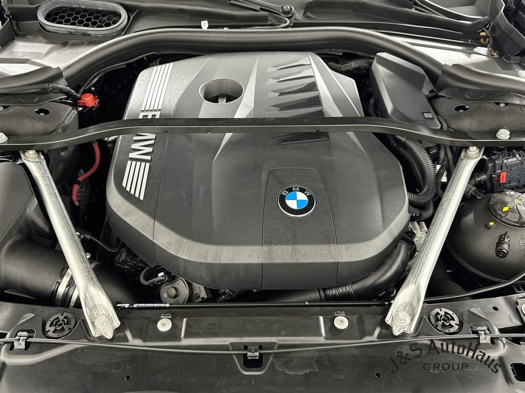 Used 2024 BMW 740i xDrive AWD/4WD image 38