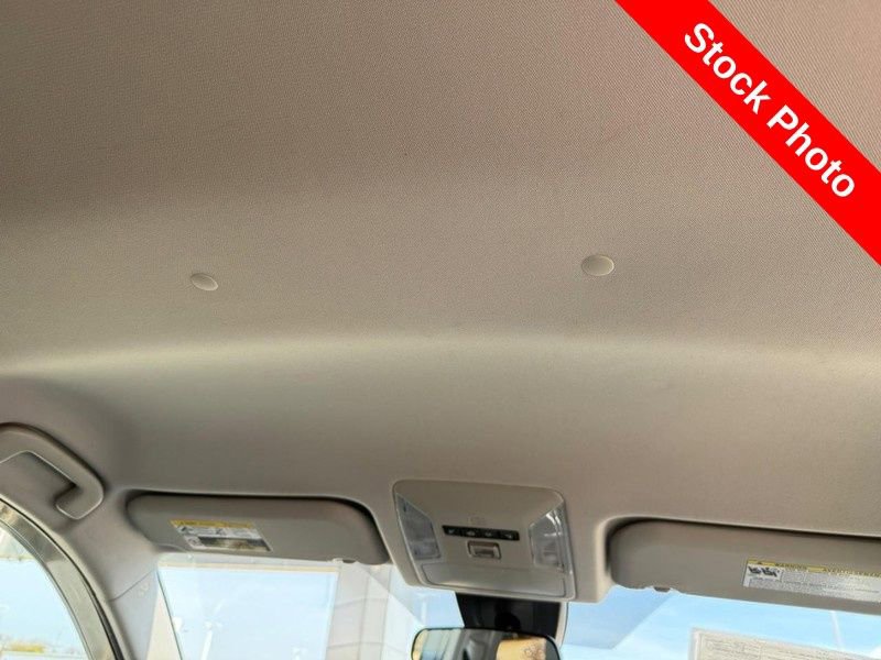 Used 2019 Toyota RAV4 LE AWD/4WD image 15