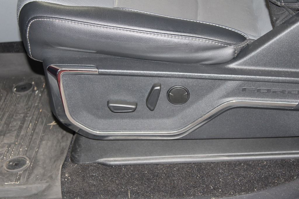 Used 2023 Ford F150 Lariat w/ Max Trailer Tow Package image 18