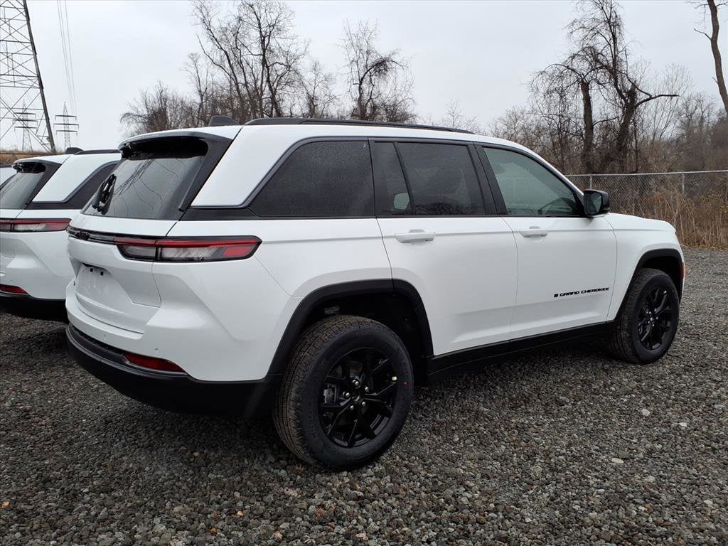 New 2026 Jeep Grand Cherokee Altitude AWD/4WD image 4