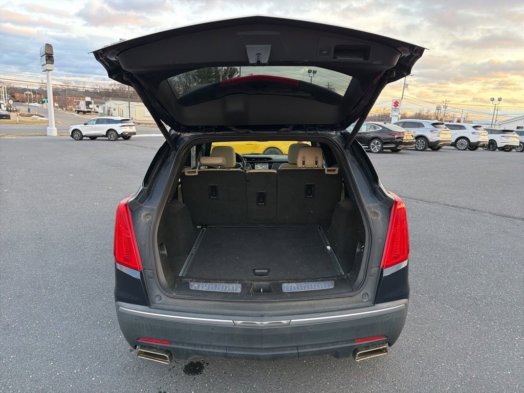 Used 2017 Cadillac XT5 Luxury w/ Driver Awareness Package image 19