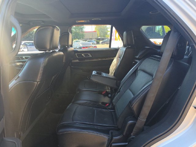 Used 2016 Ford Explorer Platinum AWD/4WD image 10