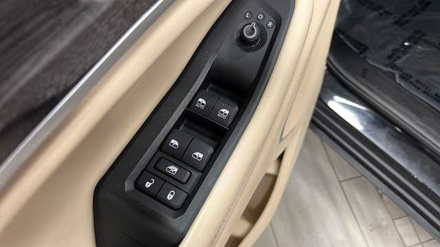 Used 2022 Jeep Grand Cherokee L Limited w/ Luxury Tech Group II AWD/4WD image 21