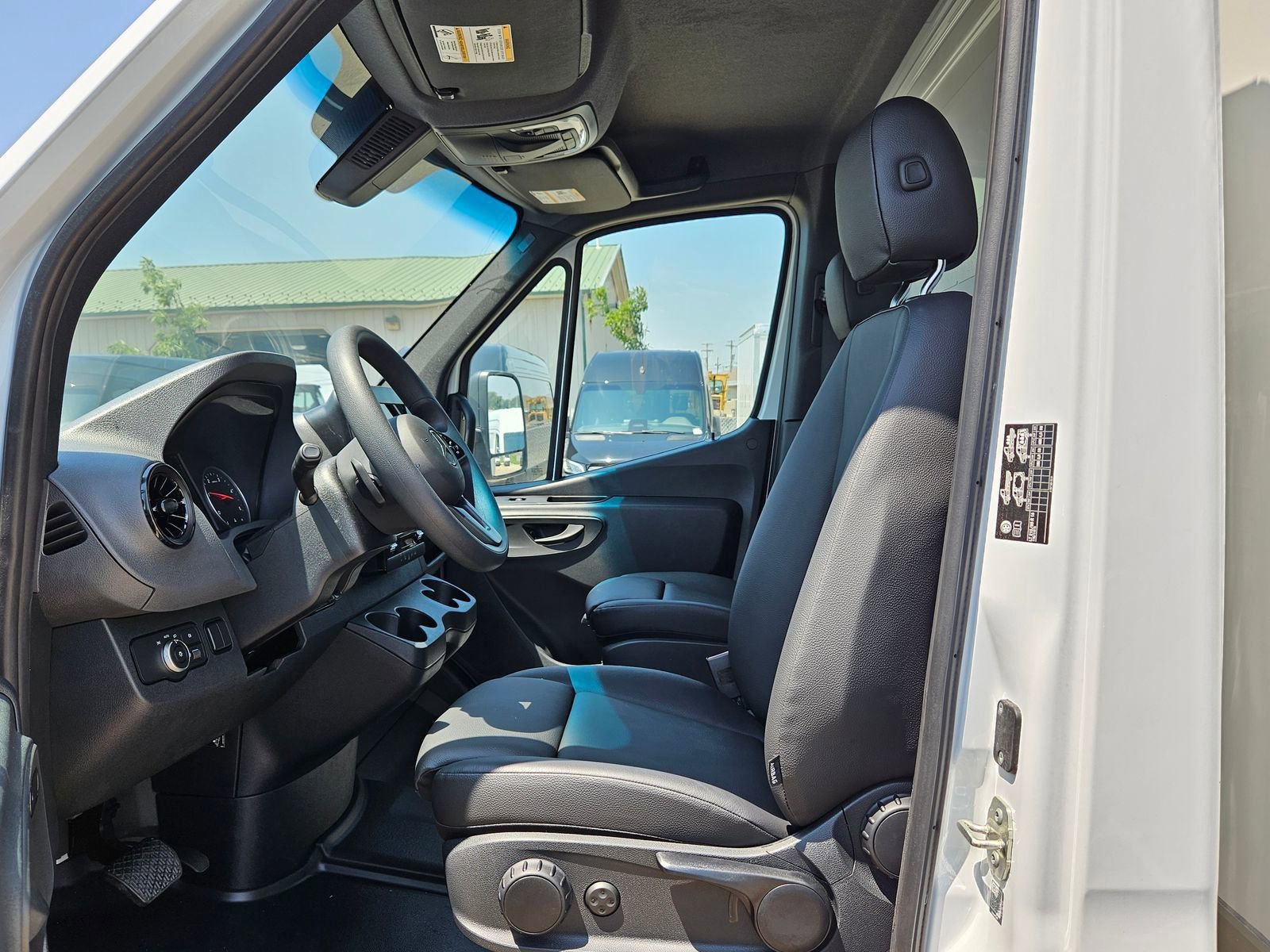 New 2024 Mercedes-Benz Sprinter 4500 image 14