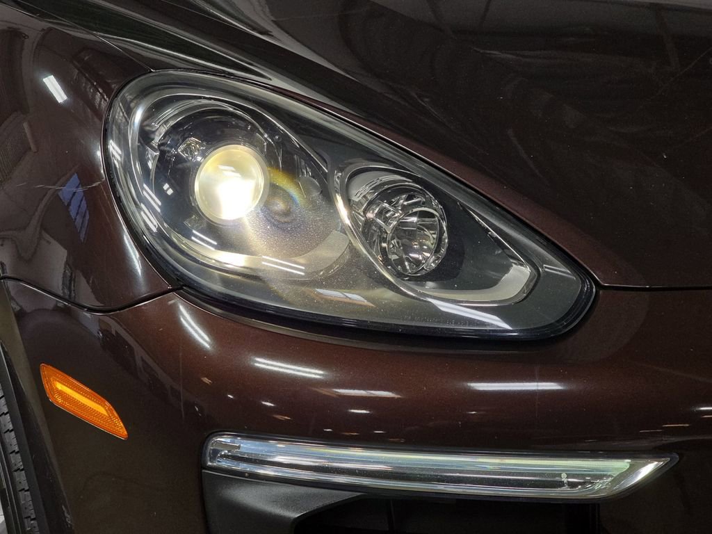 Used 2016 Porsche Cayenne image 12