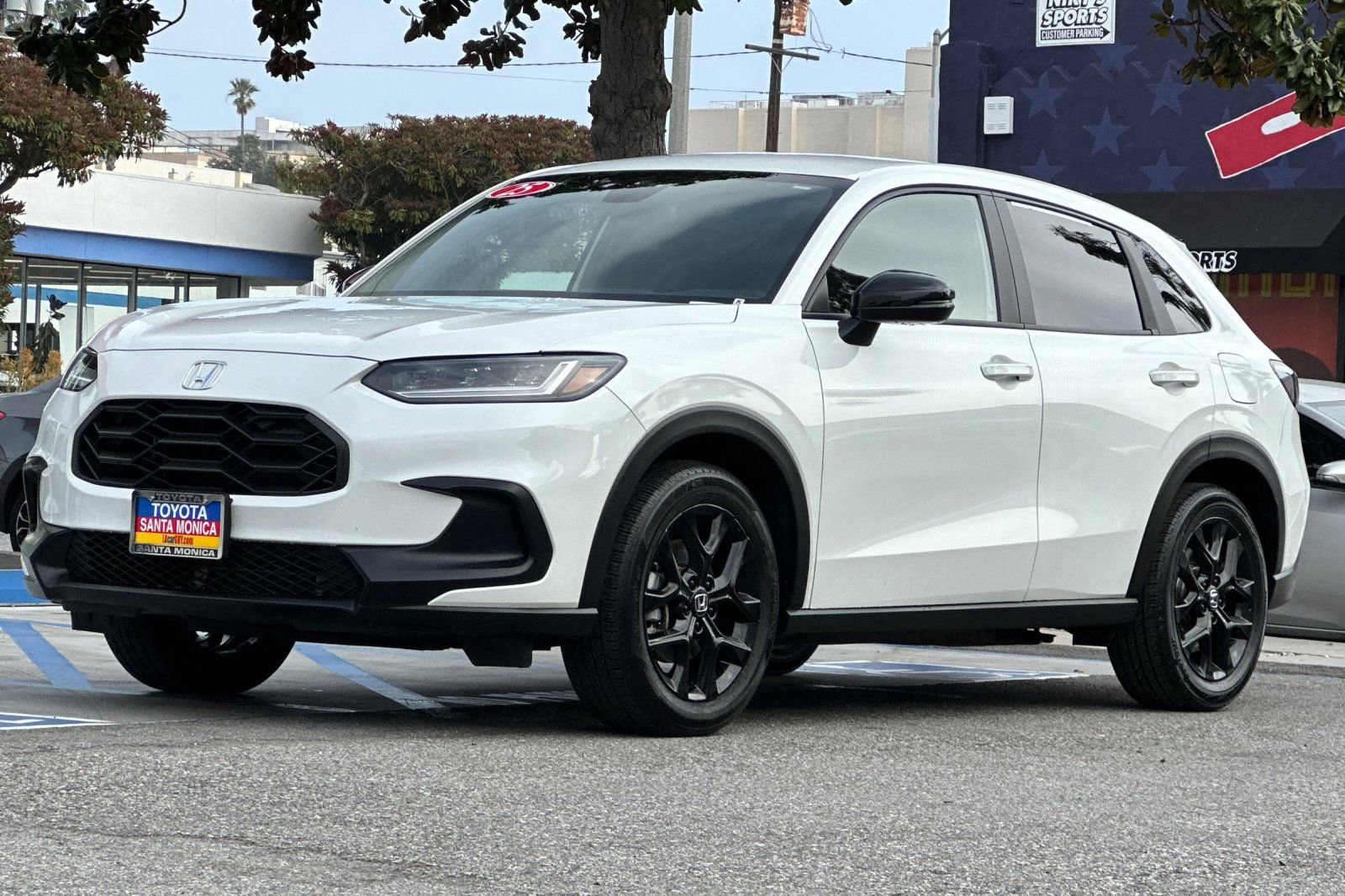 Used 2025 Honda HR-V Sport image 8