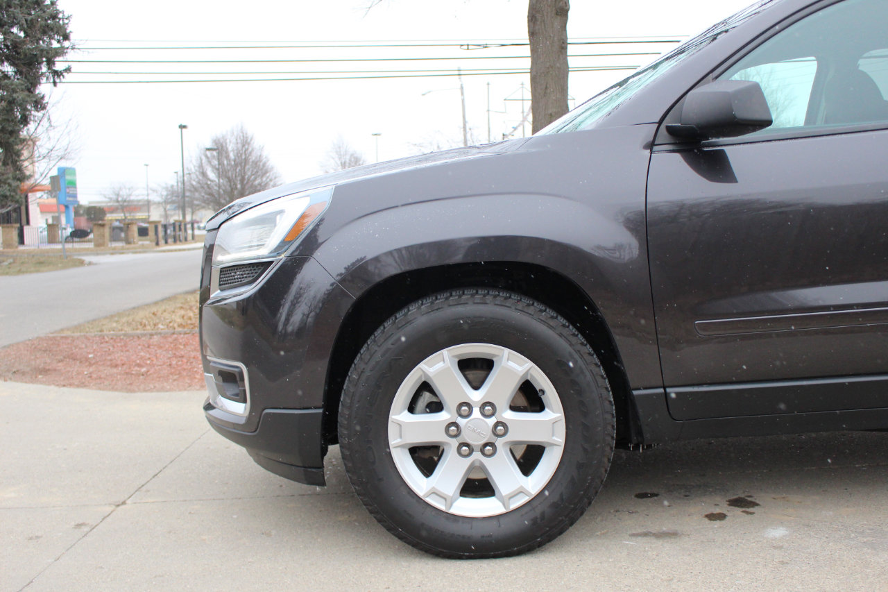 Used 2015 GMC Acadia SLE image 46