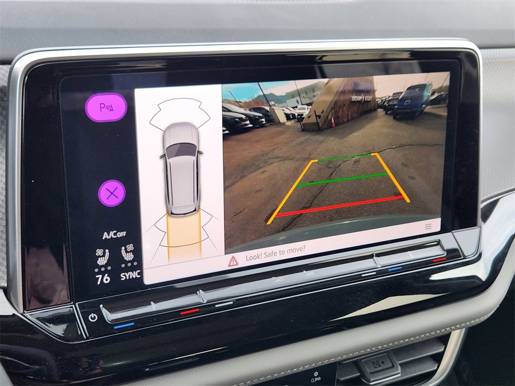 Used 2025 Volkswagen Atlas Peak Edition SE image 11