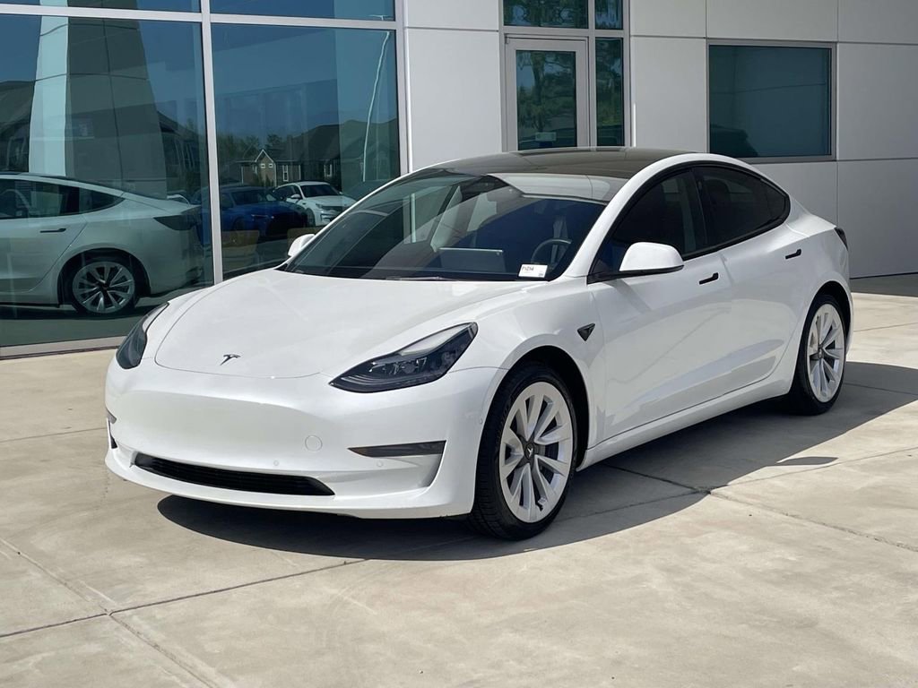 Used 2021 Tesla Model 3 Standard Range Plus image 2