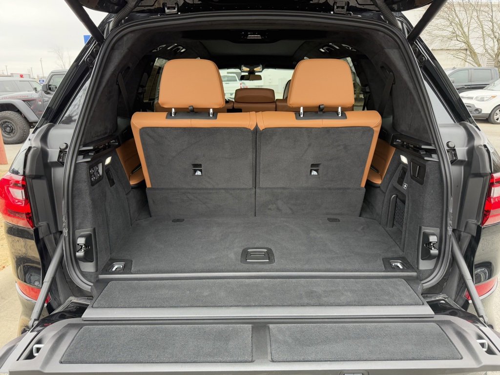 Used 2021 BMW X7 M50i image 43