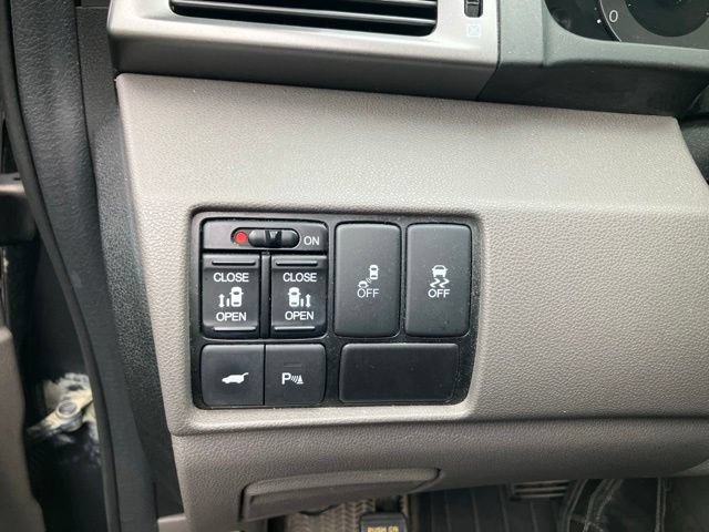 Used 2013 Honda Odyssey Touring Elite image 13